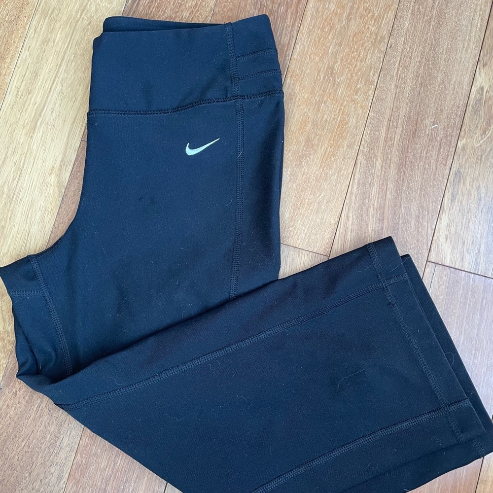 NIKE crop pants